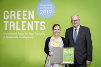 Parliamentary State Secretary Dr Michael Meister and Green Talent Lizzy Lowe 