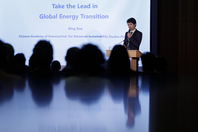 Elevator pitch of Prof. Bing Xue (GT 2011) showcasing his research through an entertaining short presentation