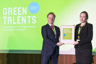 General Director Matthias Graf von Kielmansegg and Green Talent Liv Lundberg